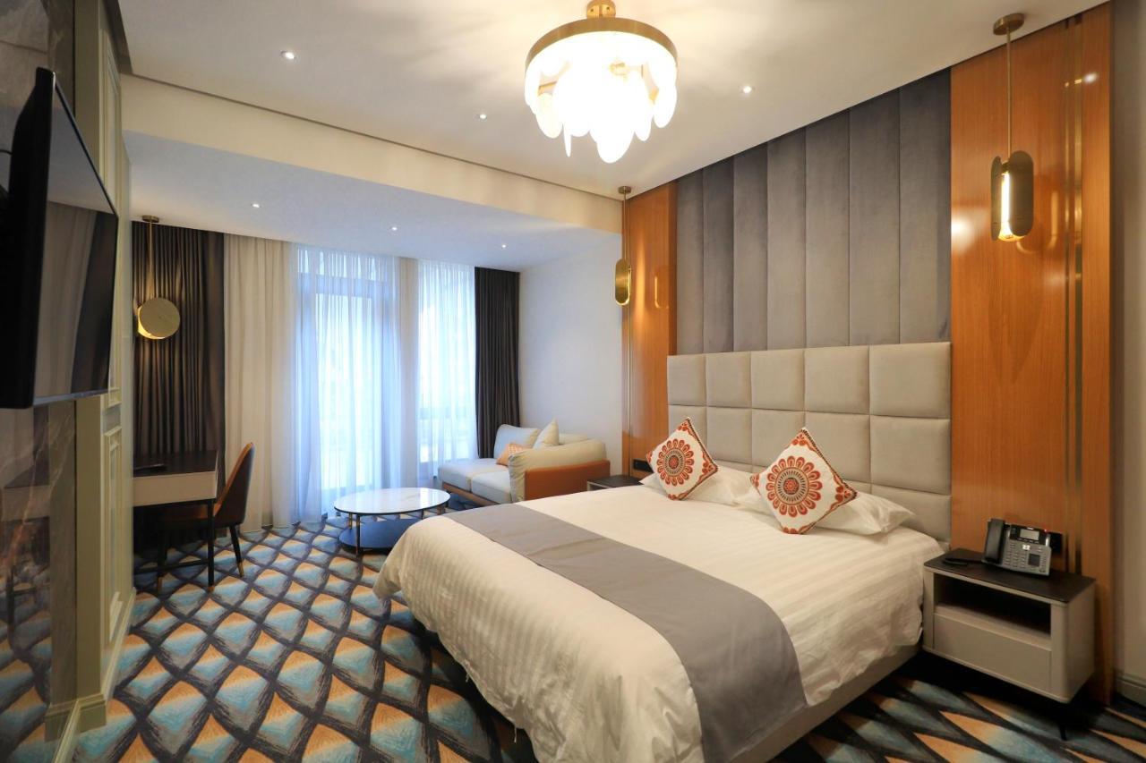 The Rumi Hotel & Residences ドゥシャンベ エクステリア 写真